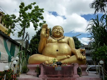 Big buddha at Wat Mung Muang.