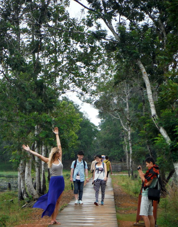 At Neak Pean, I couldn't resist taking snaps at this leggy blond and her hapa boyfriend.